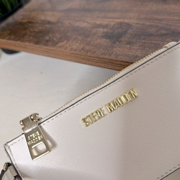 Steve Madden Ivory Leather Card Holder Wallet Wristlet - Picture 4 of 8